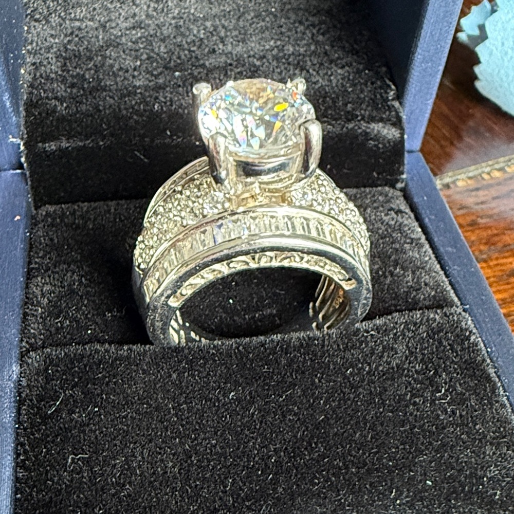 Charles Winston - Bella Luce Sterling Silver Ring with CZ Centerpiece - Picture 2 of 6